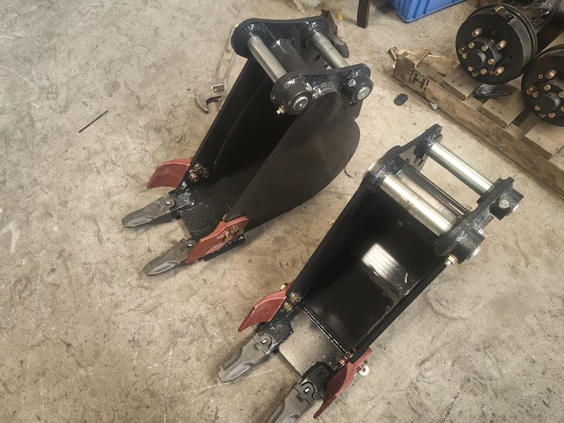 Narrow Digging Bucket attachment for backhoe loader