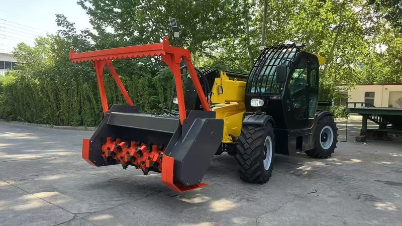 Wood Chipper attachment for backhoe loader