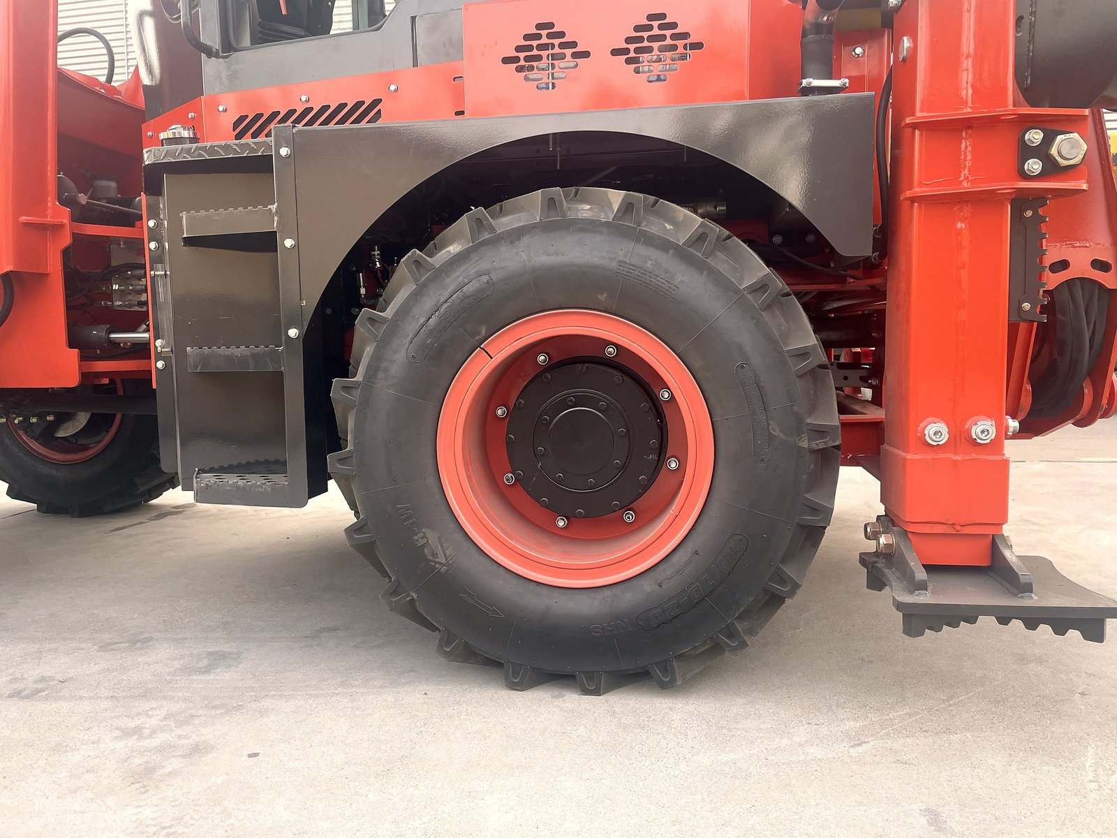 BL 70-25 - Side Profile — backhoe loader
